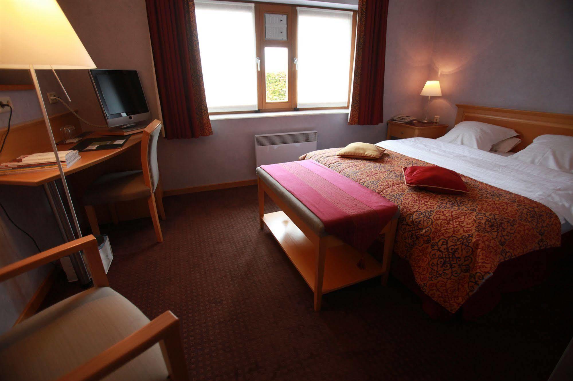 Hostellerie Du Peiffeschof, The Originals Relais Arlon Eksteriør billede